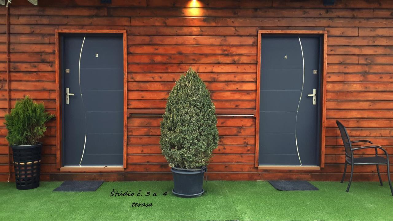 Penzion Florens, Nesvady Dış mekan fotoğraf