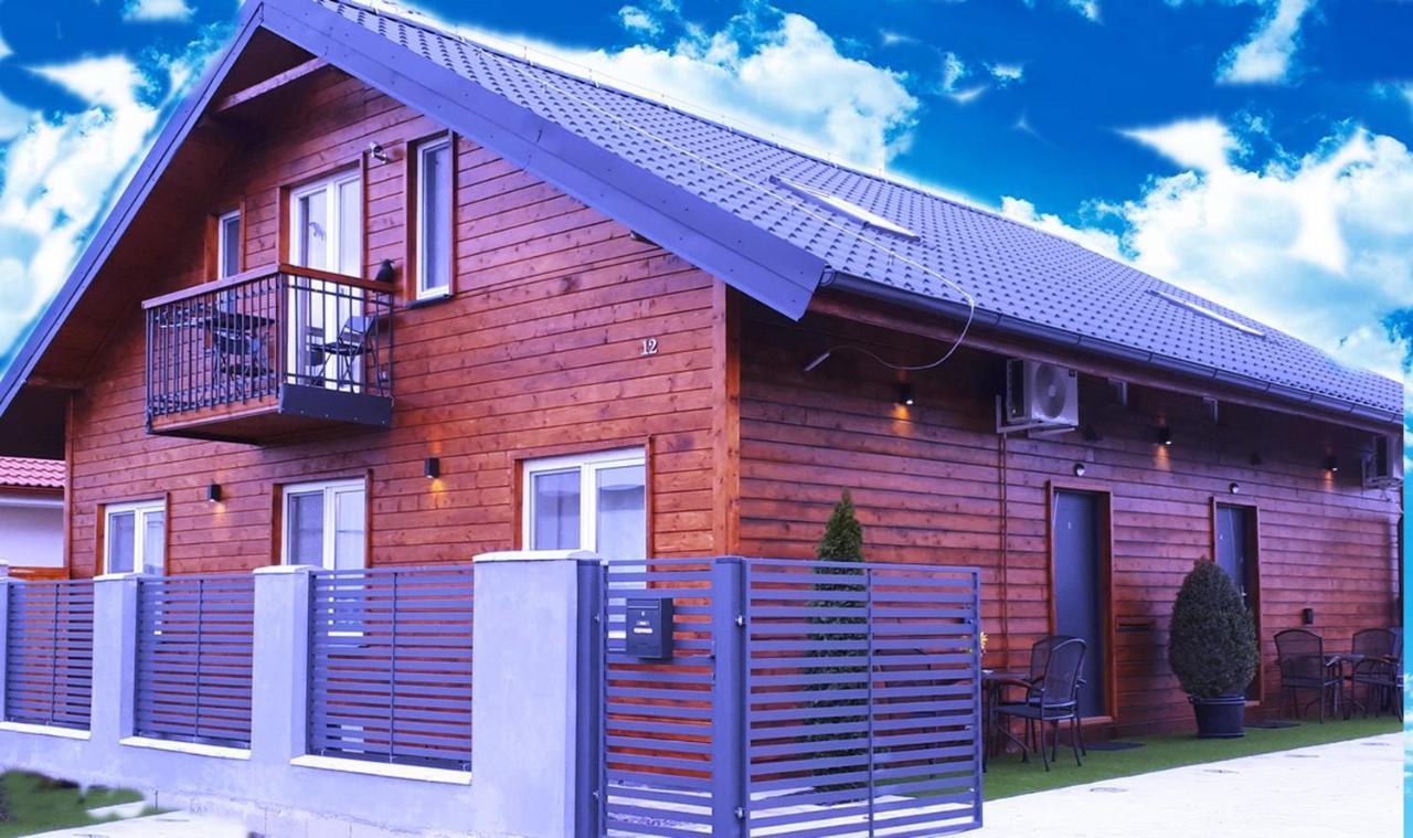 Penzion Florens, Nesvady Dış mekan fotoğraf