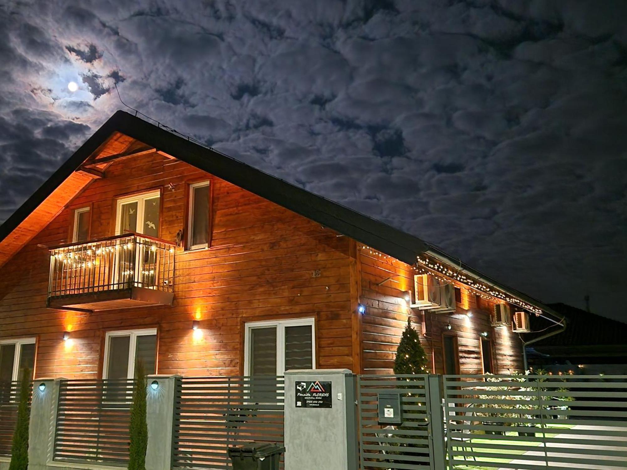 Penzion Florens, Nesvady Dış mekan fotoğraf